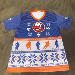 XL New York Islanders winter v-neck t-shirt